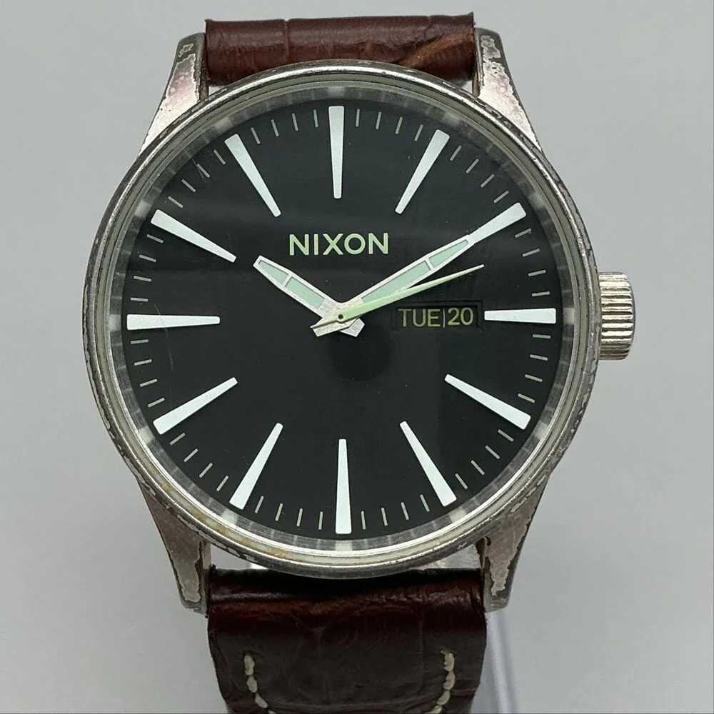 Nixon Sentry Mens Watch 42mm Black Dial Stainless Leather Day Date New Battery